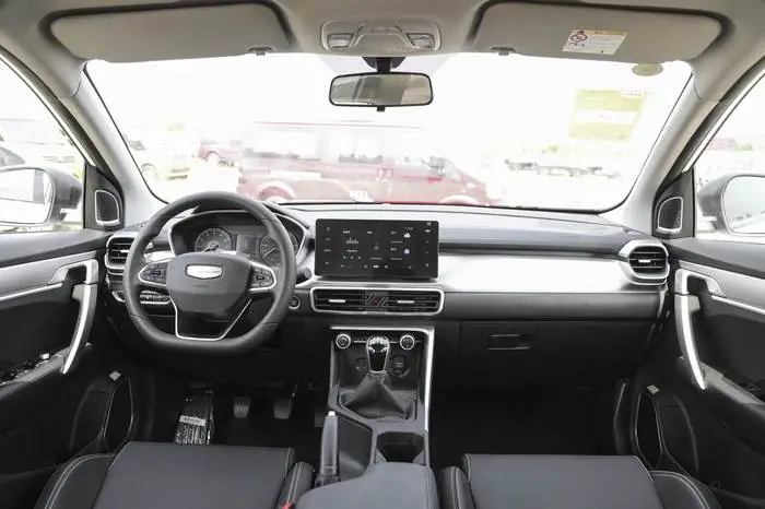 Geely Coolray Basic option 6